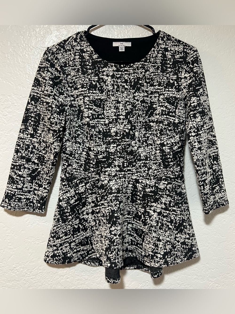 Halston Heritage Black & White Textured Peplum Tunic